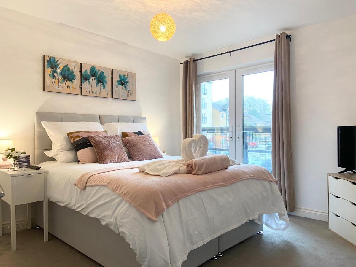 Best Price! Large Spacious 2 Bed Apartment - King Size Or Single Beds, Sofabeds, Smart Tvs, Free Parking Southampton Kültér fotó