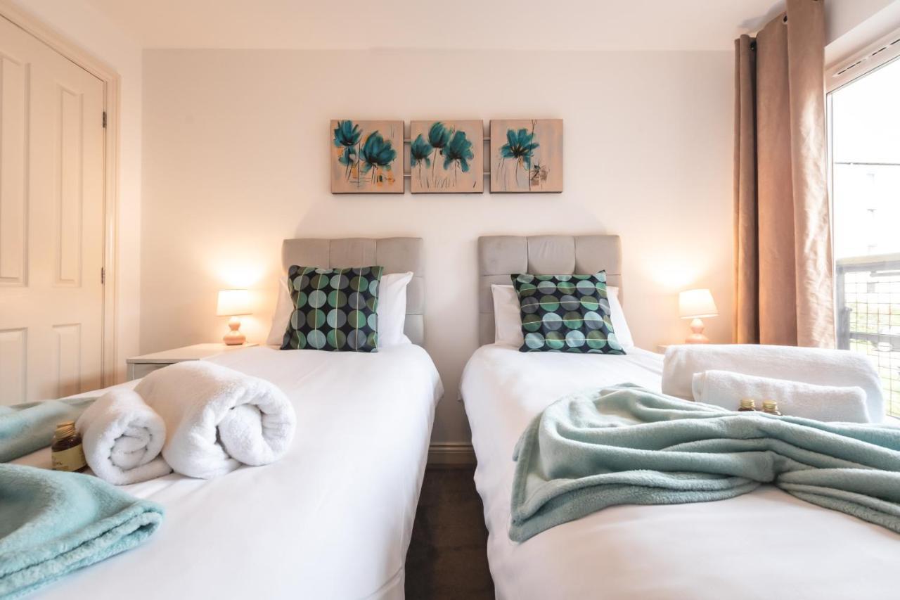 Best Price! Large Spacious 2 Bed Apartment - King Size Or Single Beds, Sofabeds, Smart Tvs, Free Parking Southampton Kültér fotó