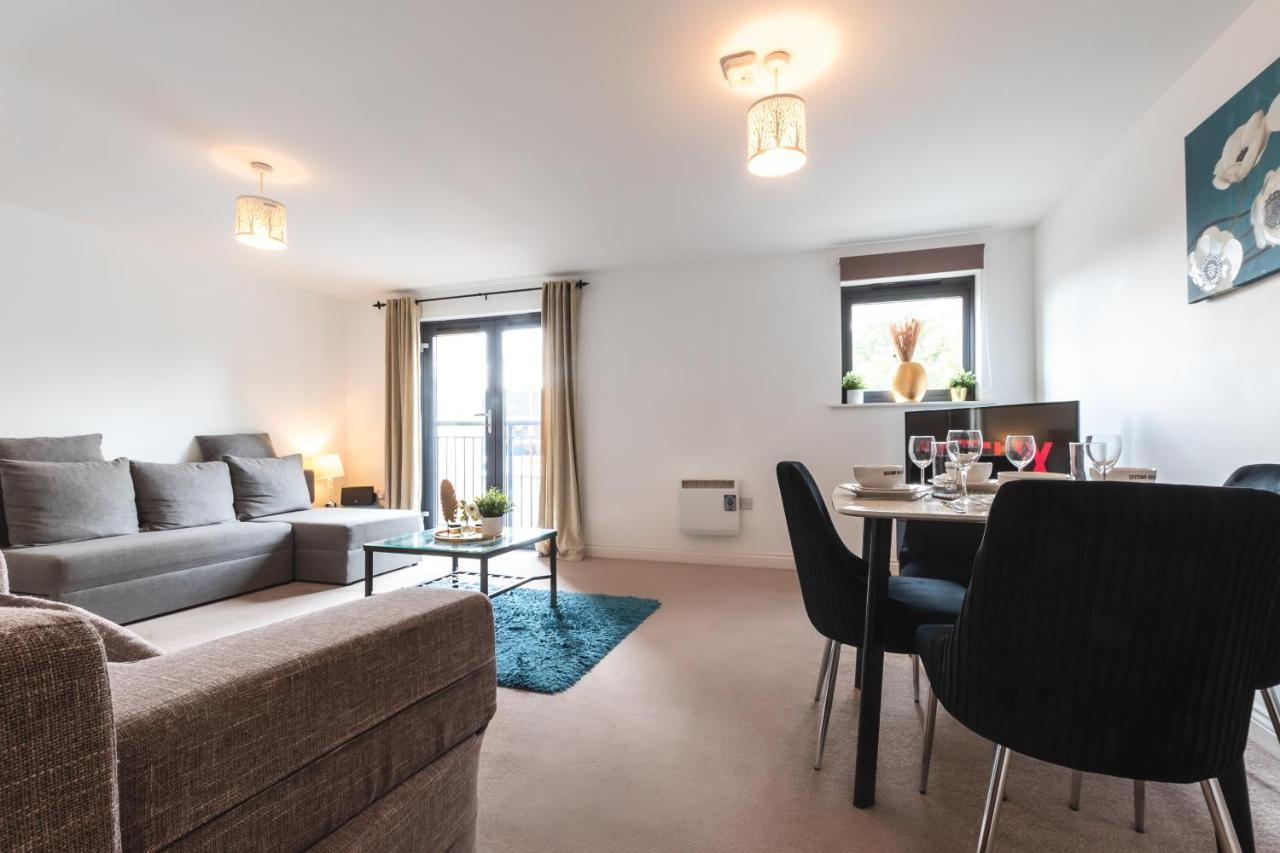 Best Price! Large Spacious 2 Bed Apartment - King Size Or Single Beds, Sofabeds, Smart Tvs, Free Parking Southampton Kültér fotó