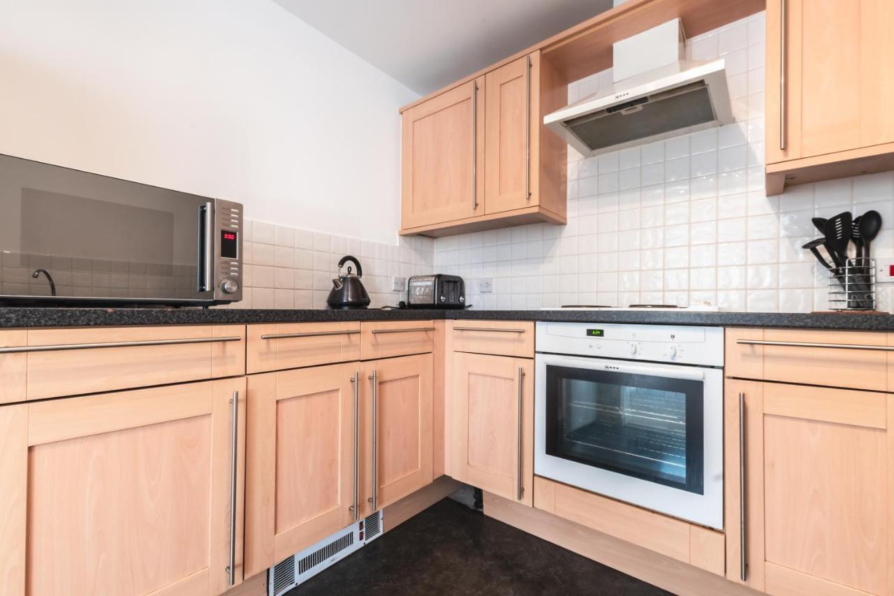 Best Price! Large Spacious 2 Bed Apartment - King Size Or Single Beds, Sofabeds, Smart Tvs, Free Parking Southampton Kültér fotó