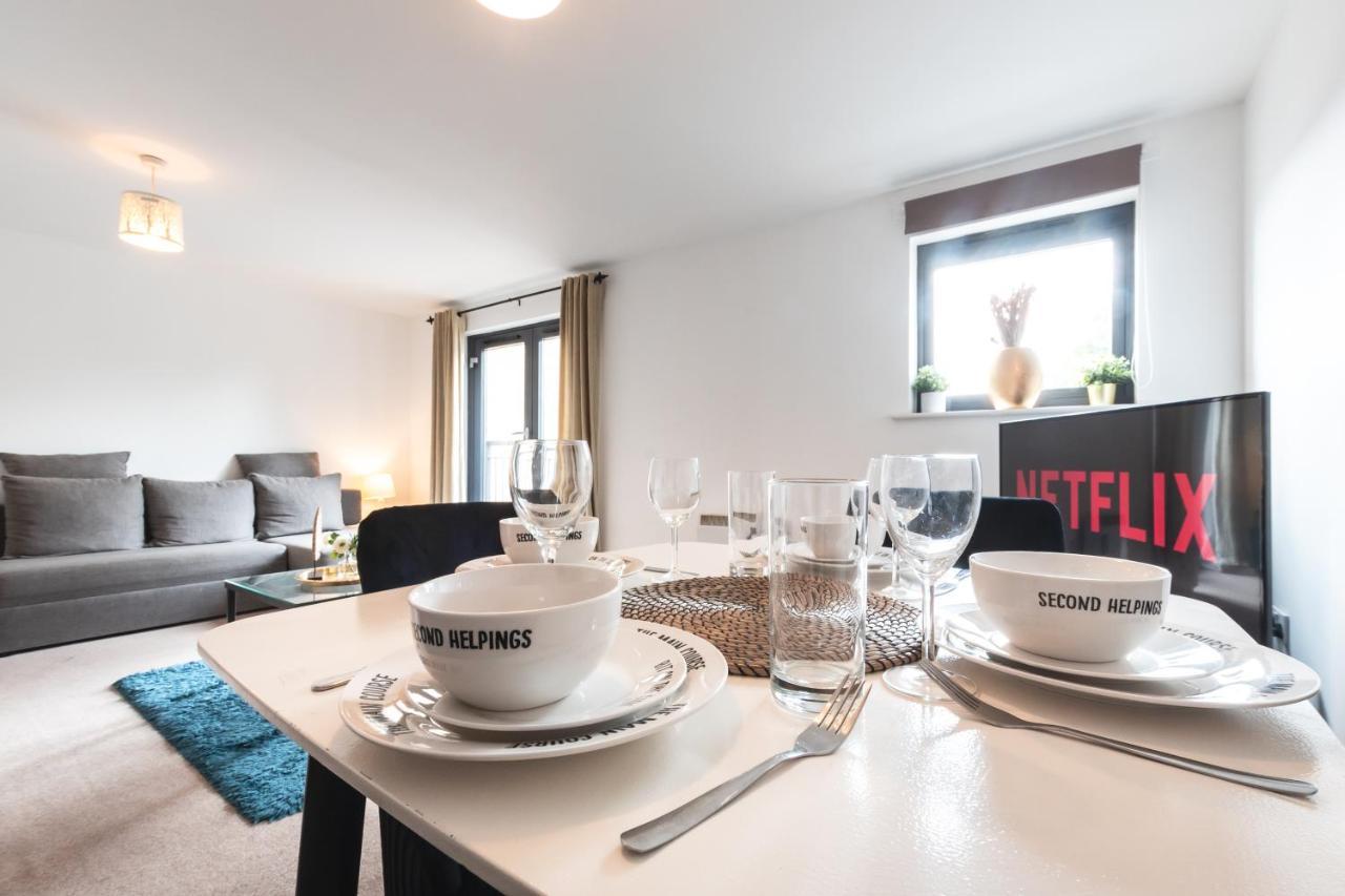 Best Price! Large Spacious 2 Bed Apartment - King Size Or Single Beds, Sofabeds, Smart Tvs, Free Parking Southampton Kültér fotó