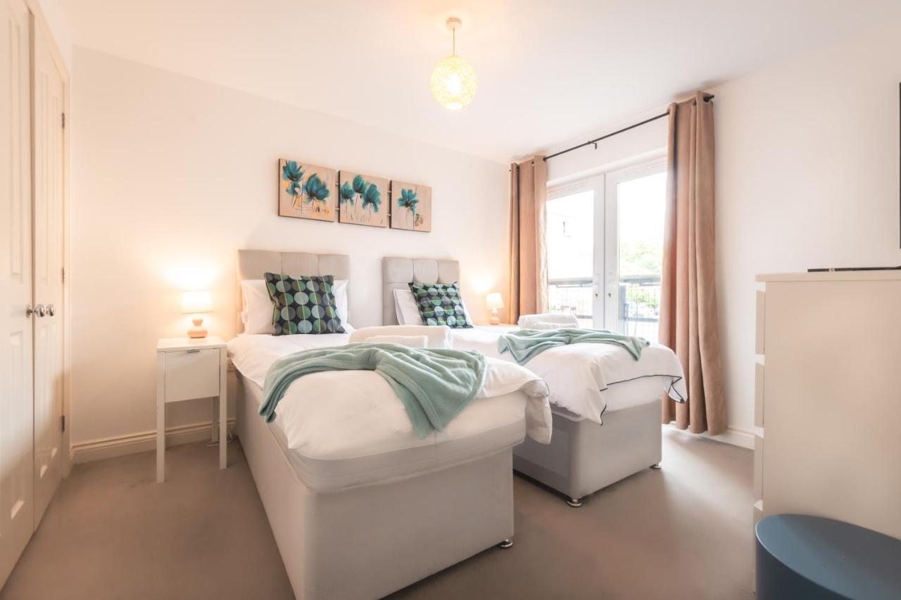 Best Price! Large Spacious 2 Bed Apartment - King Size Or Single Beds, Sofabeds, Smart Tvs, Free Parking Southampton Kültér fotó