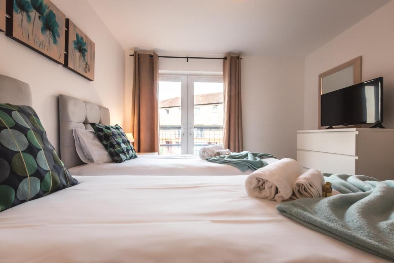 Best Price! Large Spacious 2 Bed Apartment - King Size Or Single Beds, Sofabeds, Smart Tvs, Free Parking Southampton Kültér fotó