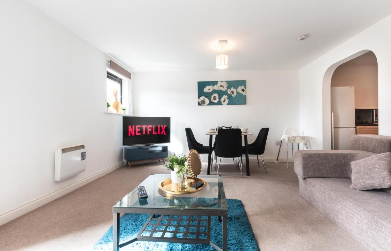 Best Price! Large Spacious 2 Bed Apartment - King Size Or Single Beds, Sofabeds, Smart Tvs, Free Parking Southampton Kültér fotó